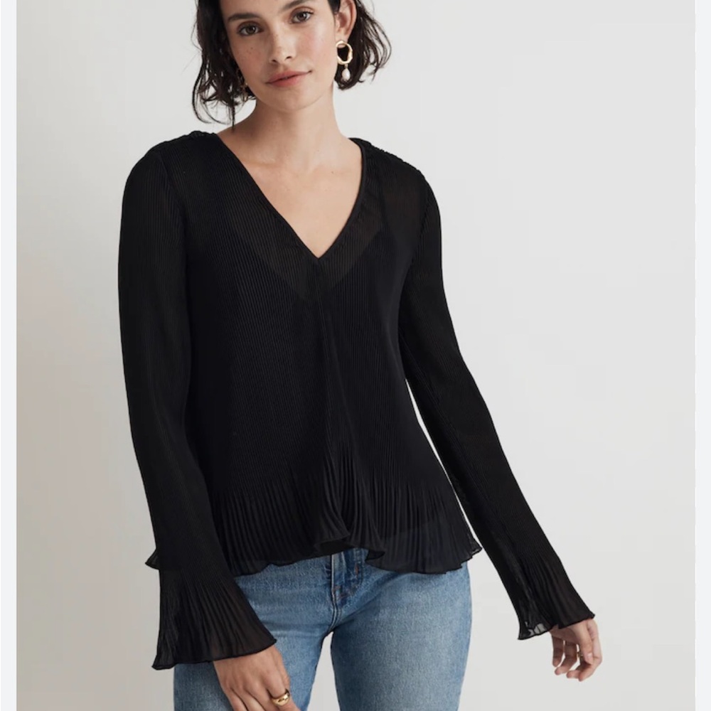 Madewell accordion flared sleeve top with tank top